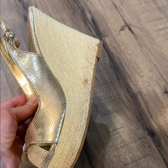 Shoes - Picture 5 of 6